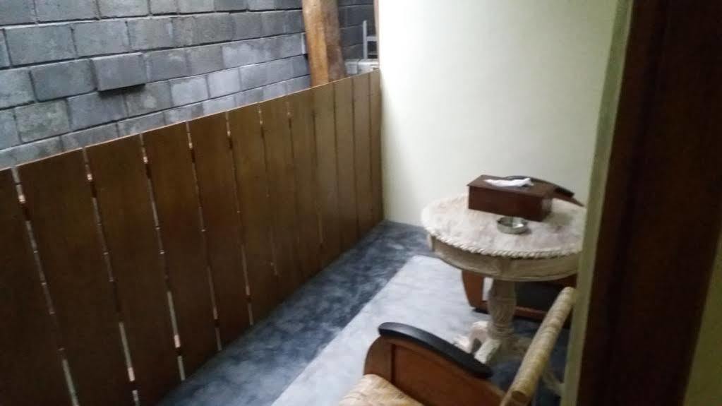Ndalem Mj Homestay Yogyakarta Ngoại thất bức ảnh